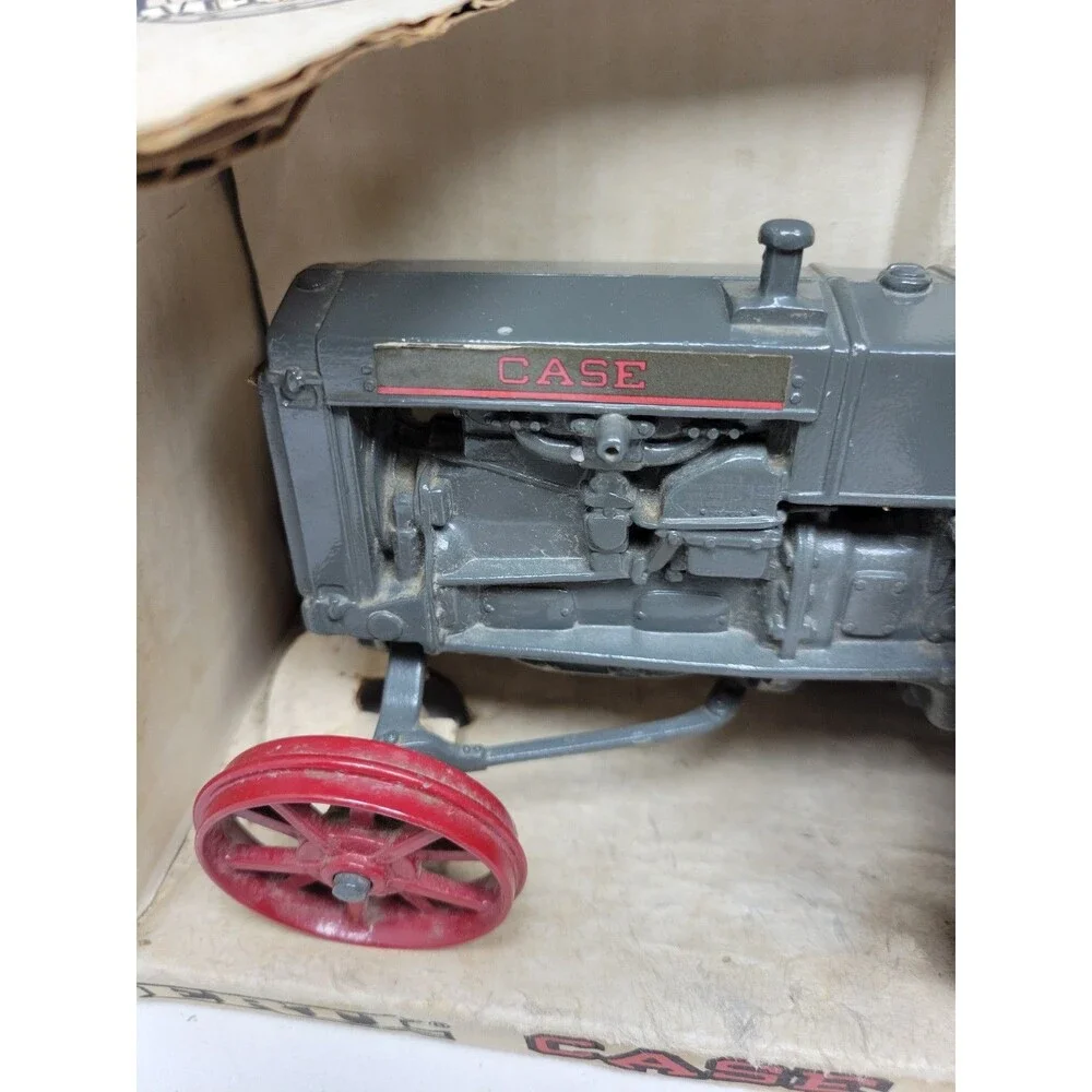 Vintage 1987 Ertl 1:16th Scale Case L Tractor on Red Steel Wheels, #450, NIB